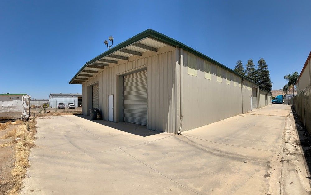 Freestanding Office/Warehouse + Fully Fenced Concrete Yard: 646 Industrial Dr, Exeter, CA 93221